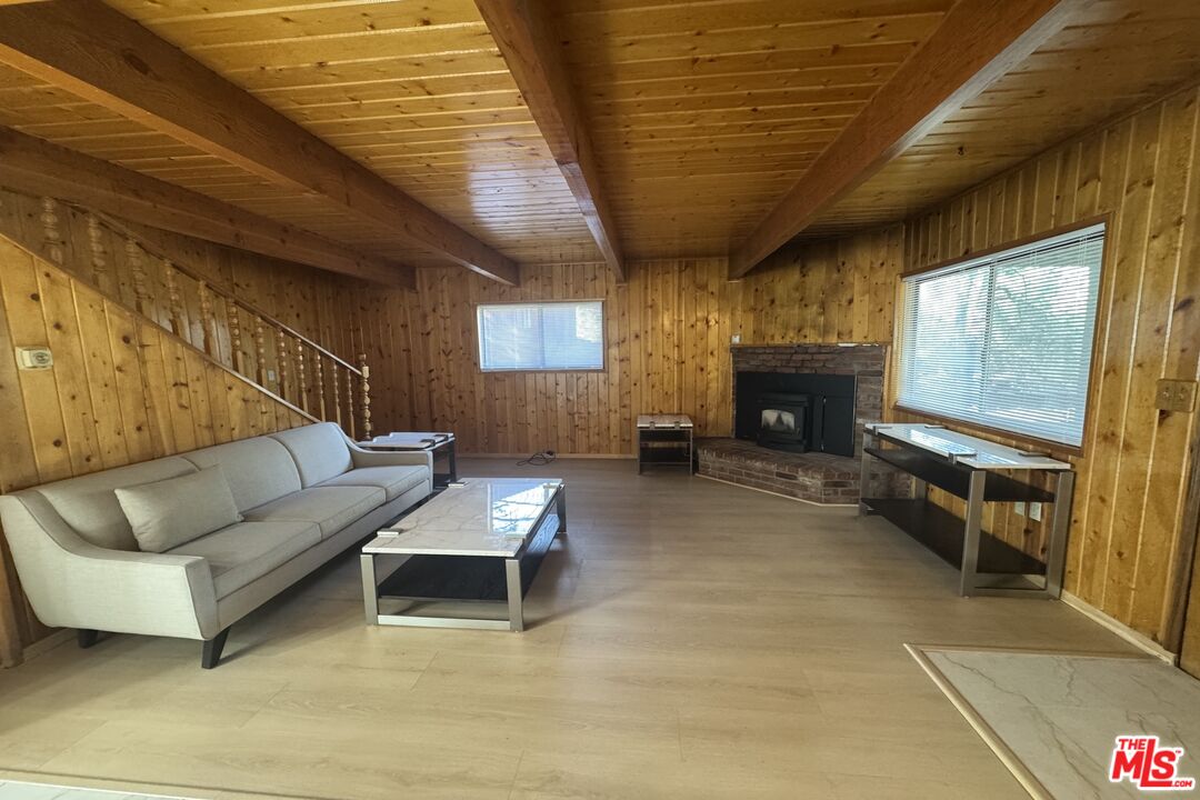 2317 Maplewood Way