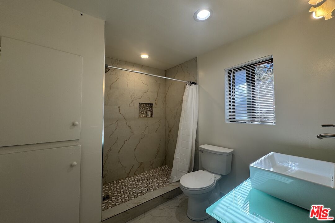 2317 Maplewood Way