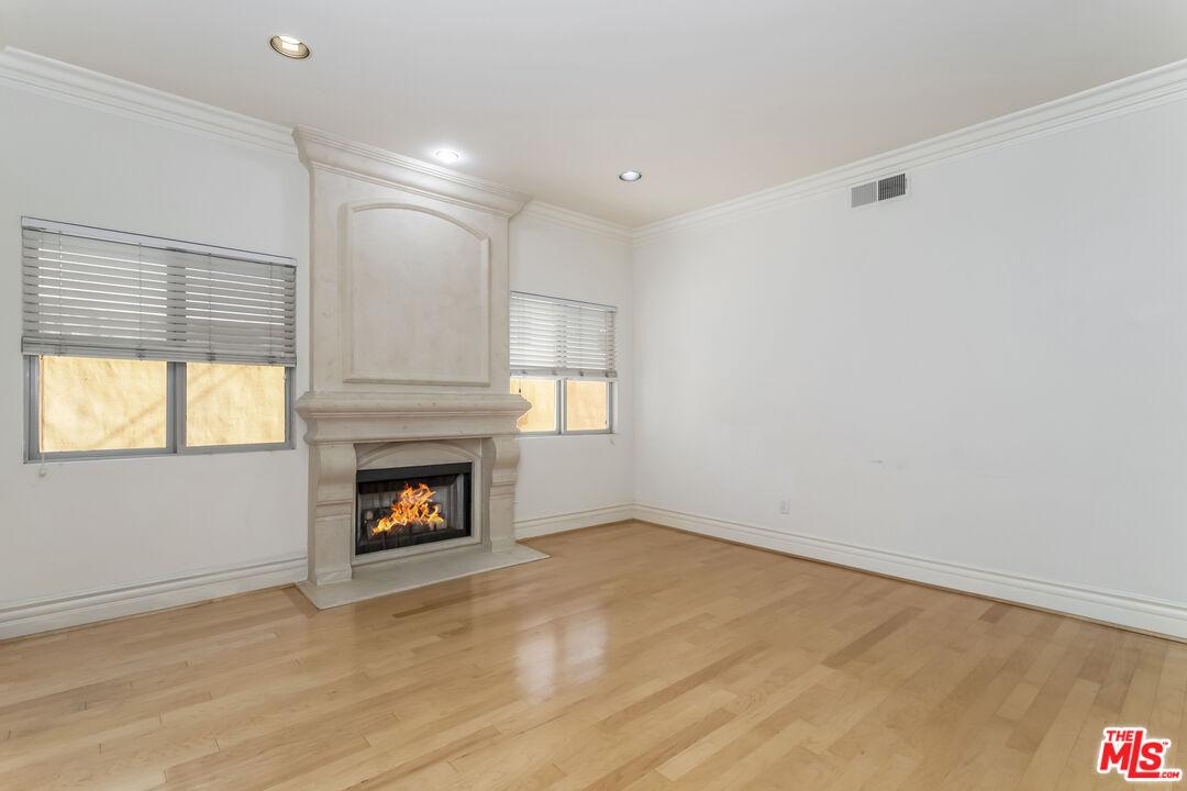 10364 Almayo Ave Unit: 103