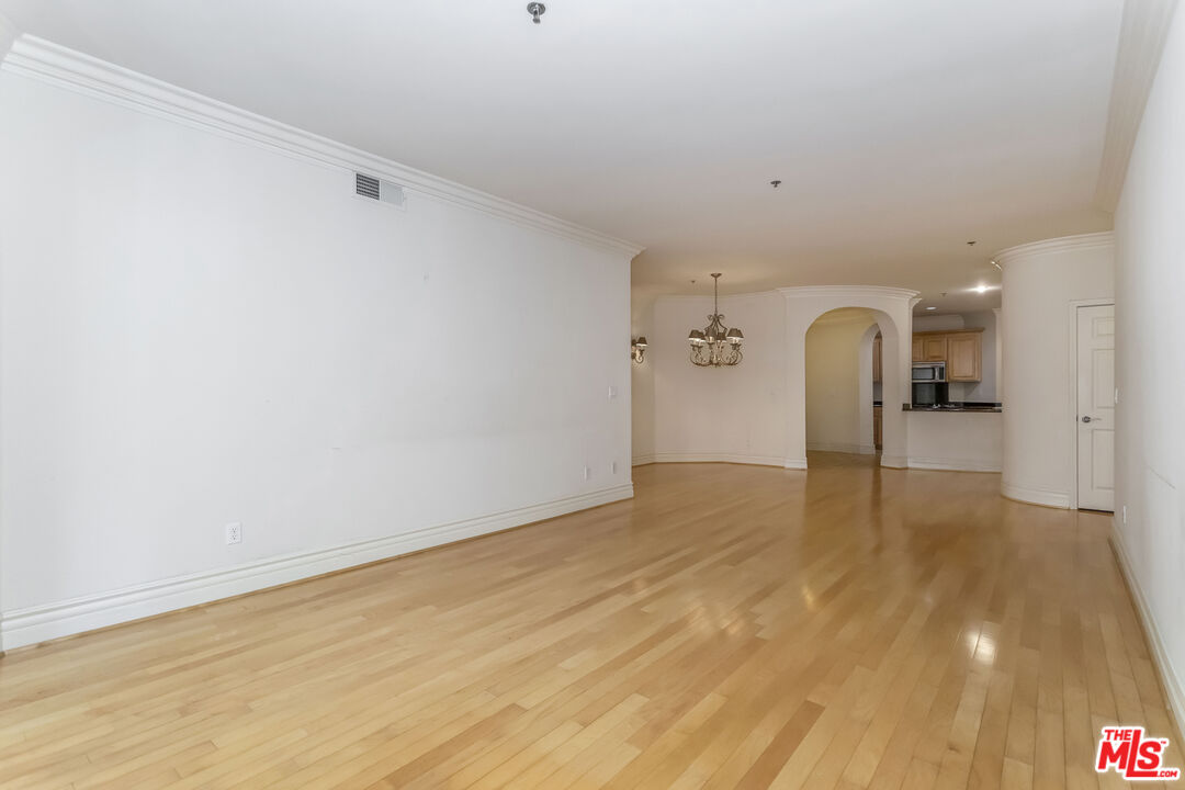 10364 Almayo Ave Unit: 103