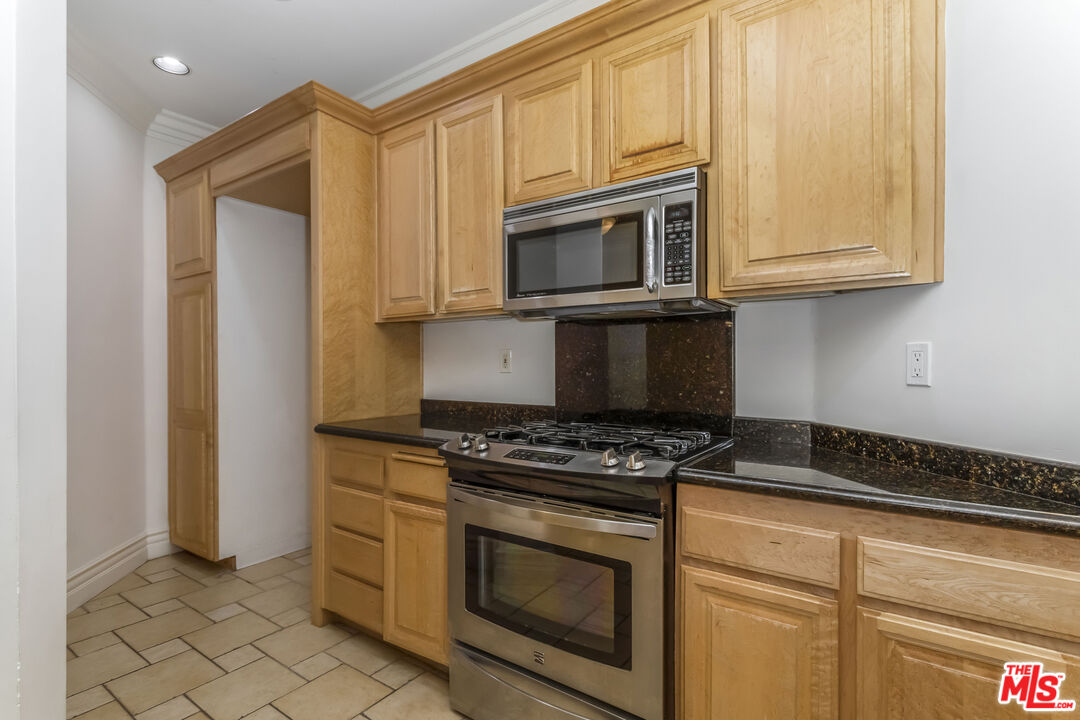 10364 Almayo Ave Unit: 103