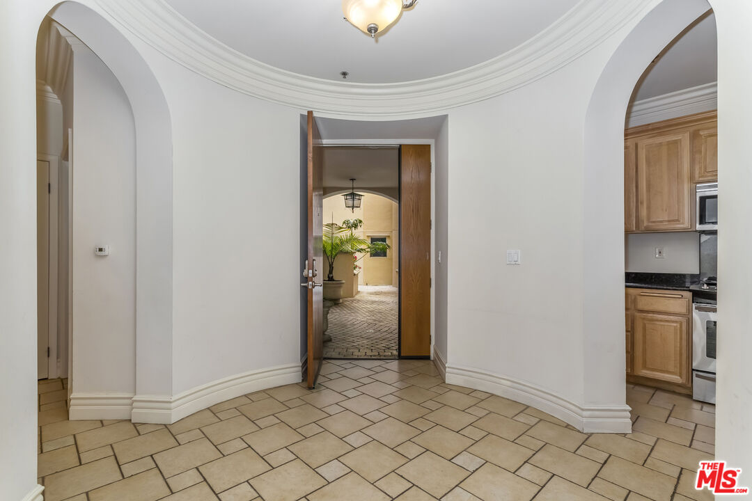 10364 Almayo Ave Unit: 103