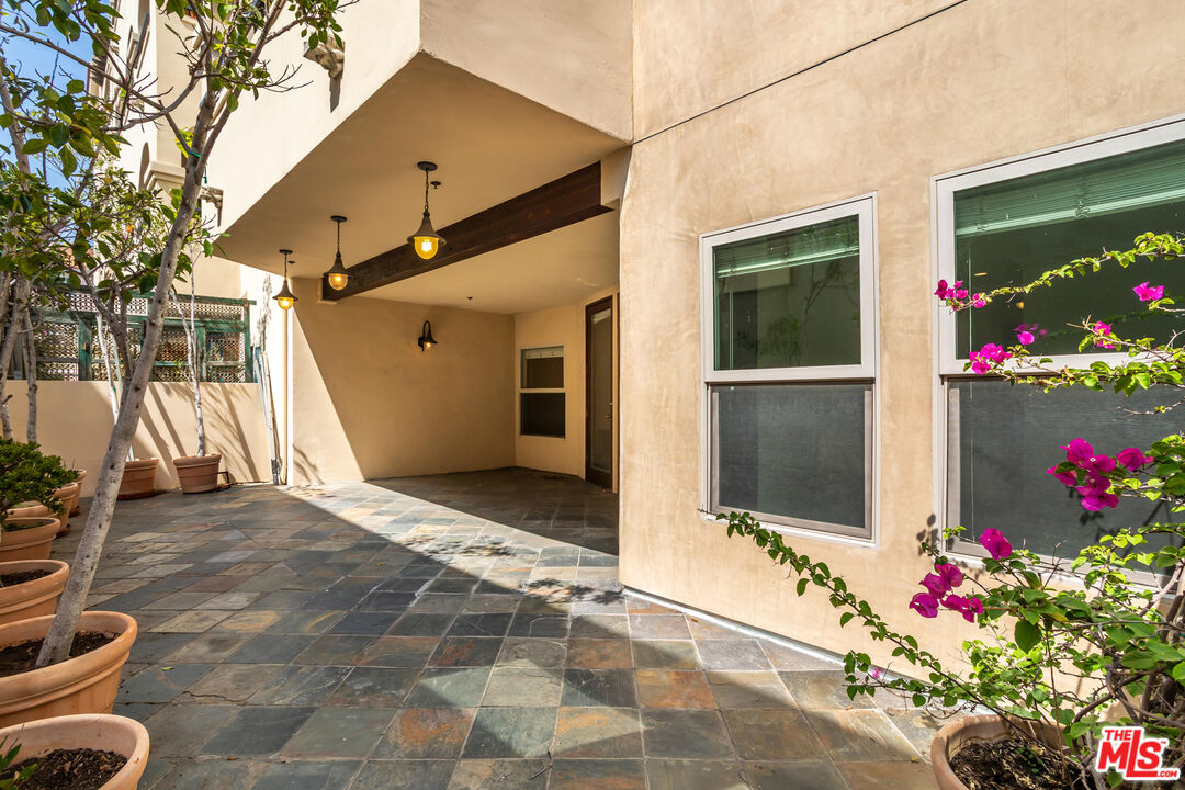 10364 Almayo Ave Unit: 103