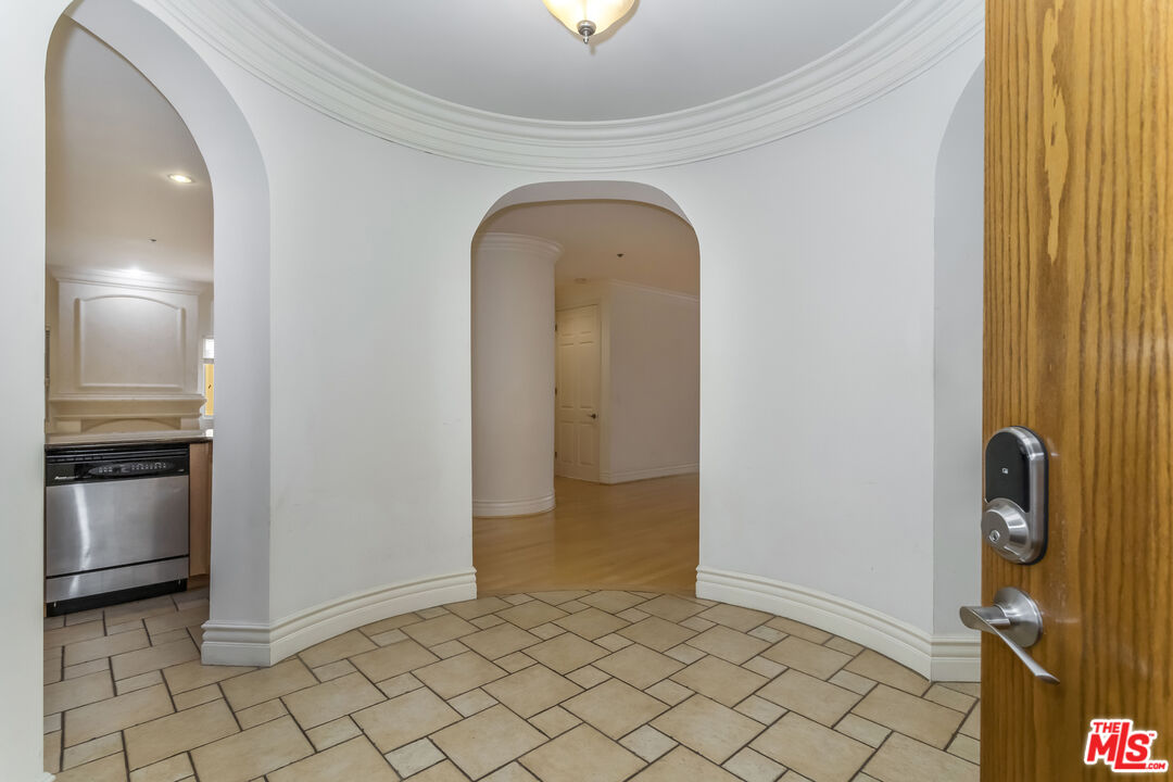 10364 Almayo Ave Unit: 103