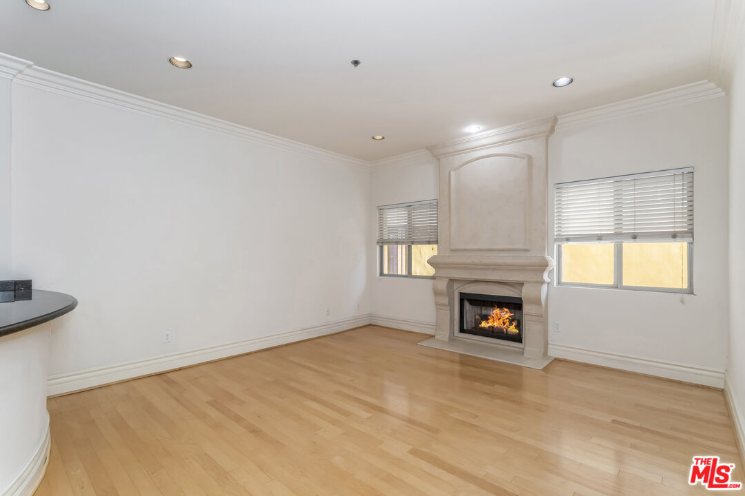 10364 Almayo Ave Unit: 103