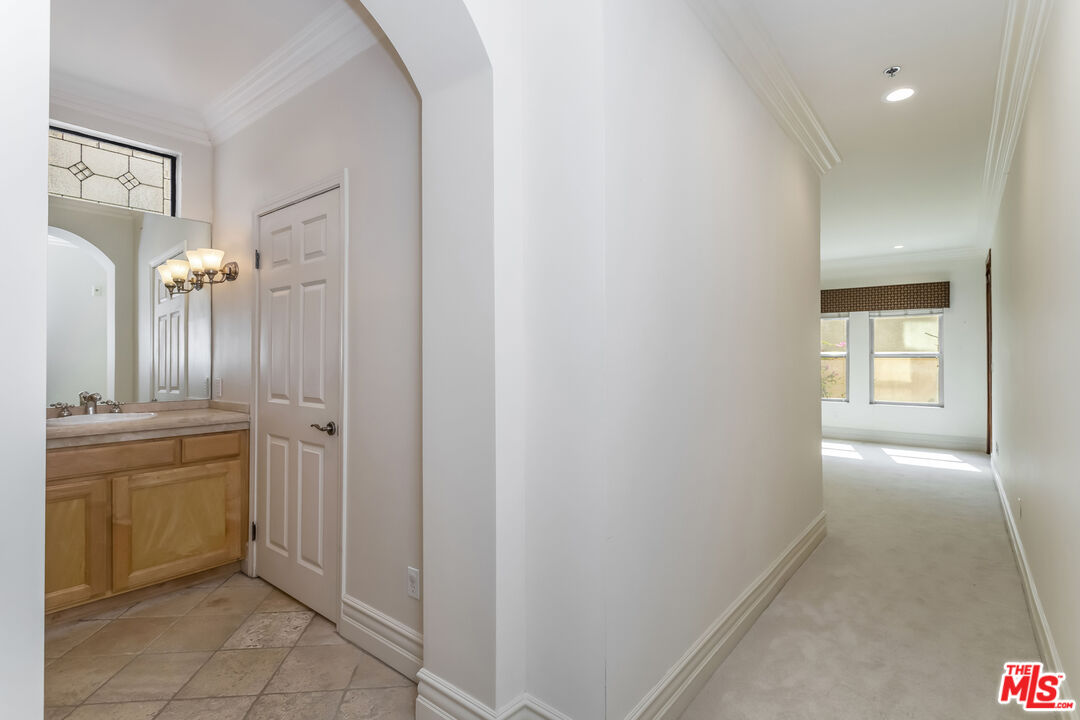 10364 Almayo Ave Unit: 103