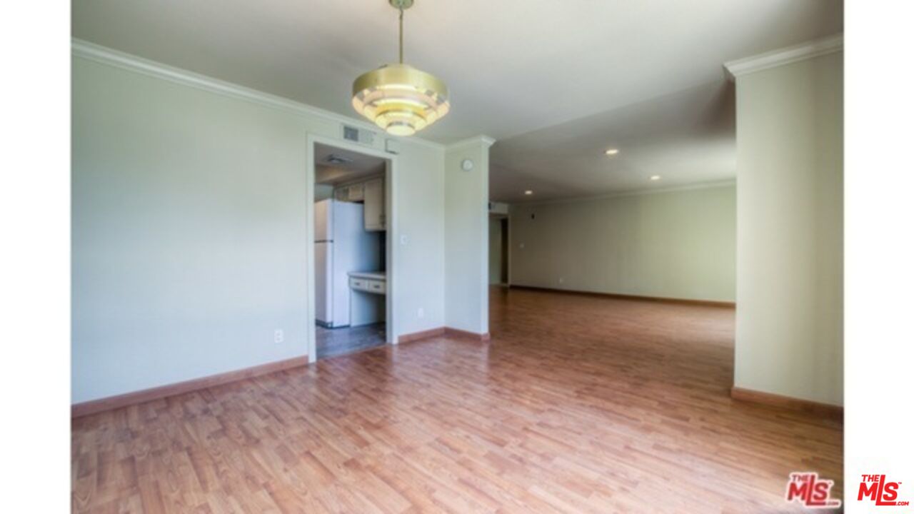 1854 S Beverly Glen Blvd Unit: 101