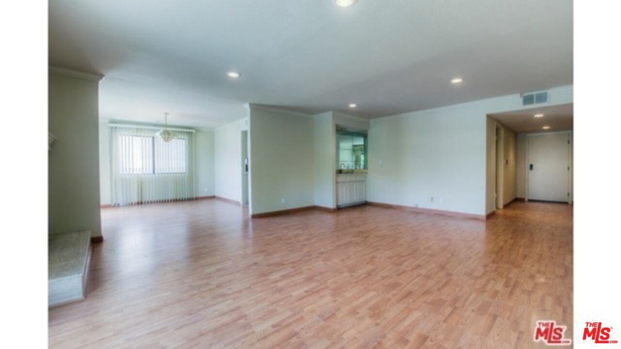 1854 S Beverly Glen Blvd Unit: 101