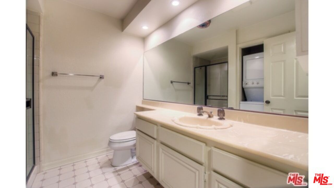 1854 S Beverly Glen Blvd Unit: 101