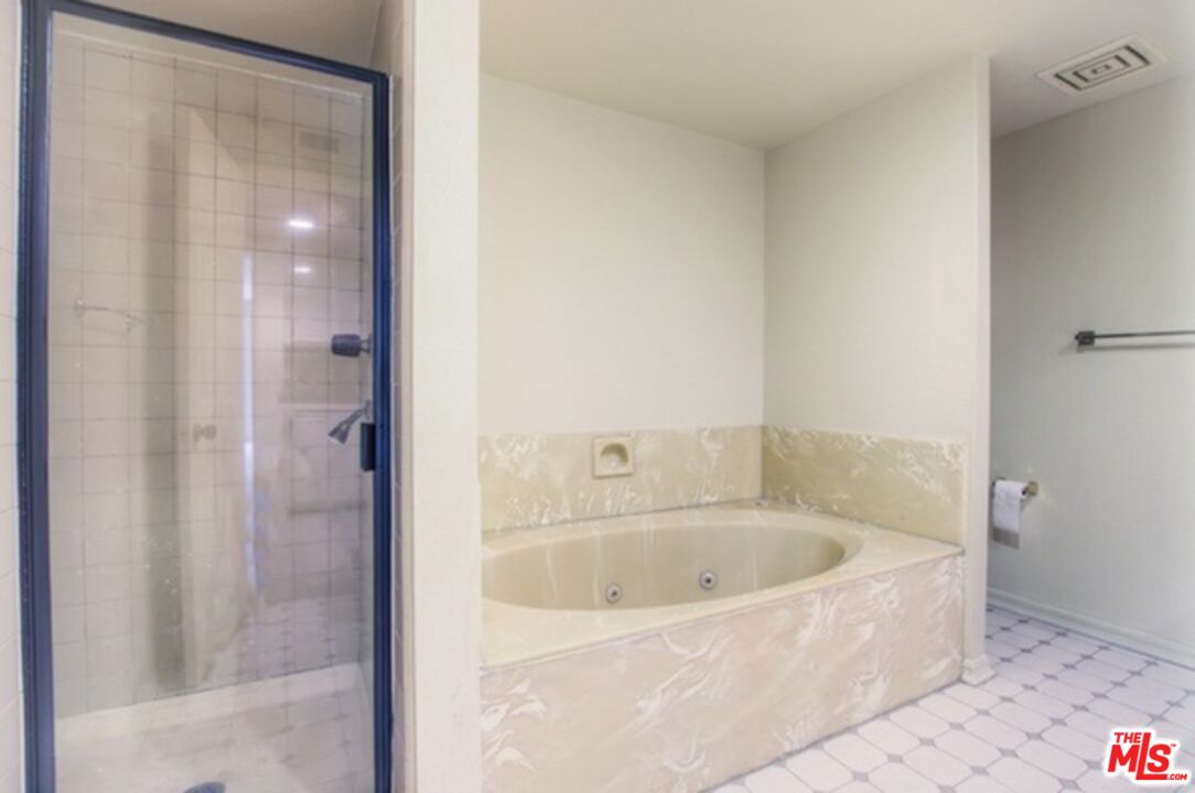 1854 S Beverly Glen Blvd Unit: 101