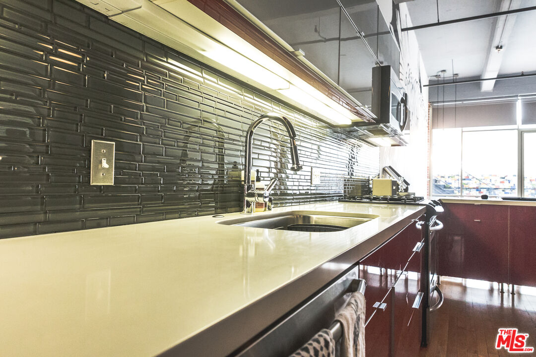 1850 Industrial St Unit: 215