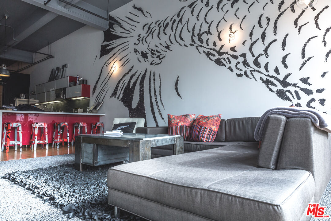 1850 Industrial St Unit: 215