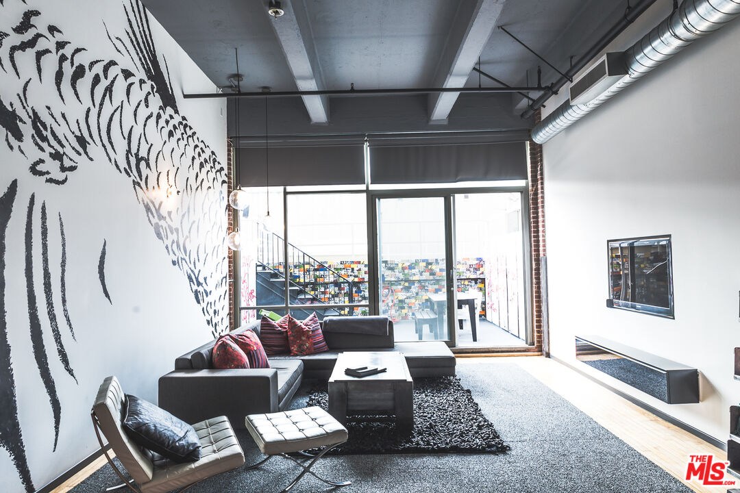1850 Industrial St Unit: 215