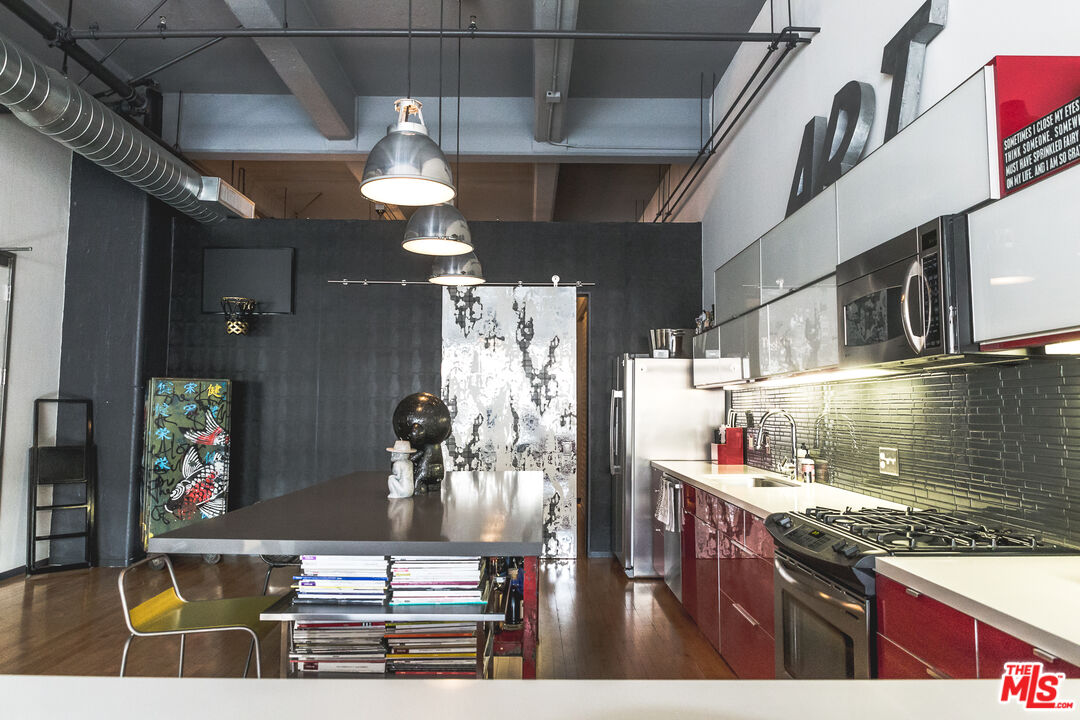 1850 Industrial St Unit: 215