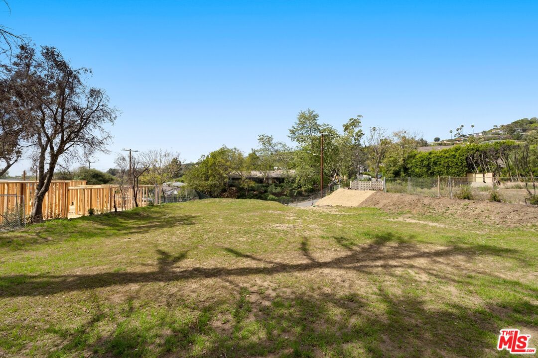 1018 Maroney Ln