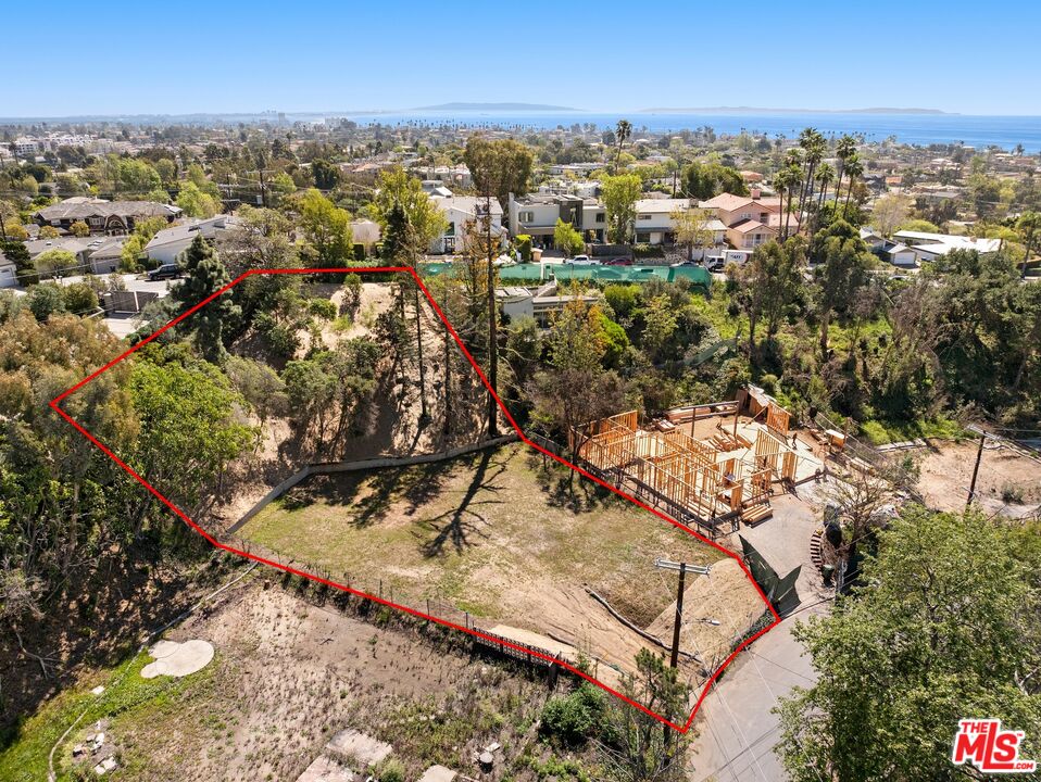 1018 Maroney Ln