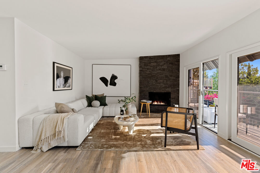2753 La Cuesta Dr