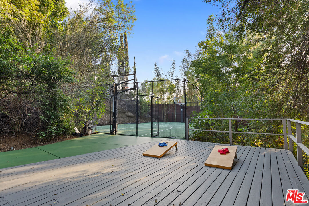 2753 La Cuesta Dr