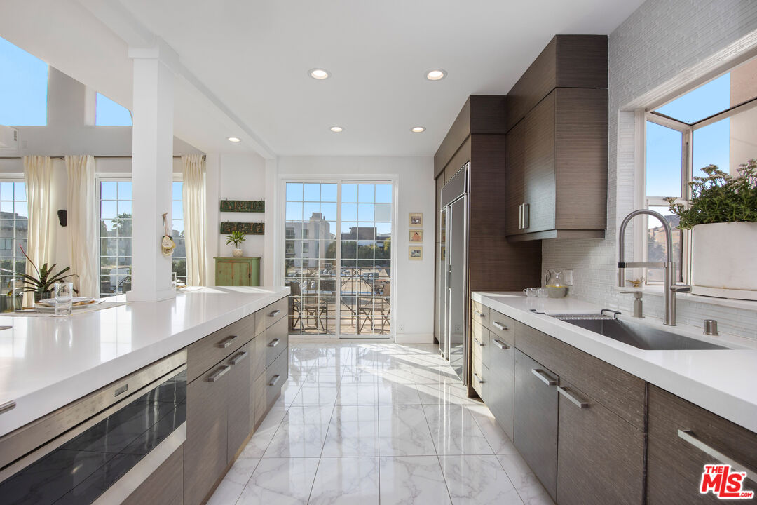 11723 Goshen Ave Unit: 302
