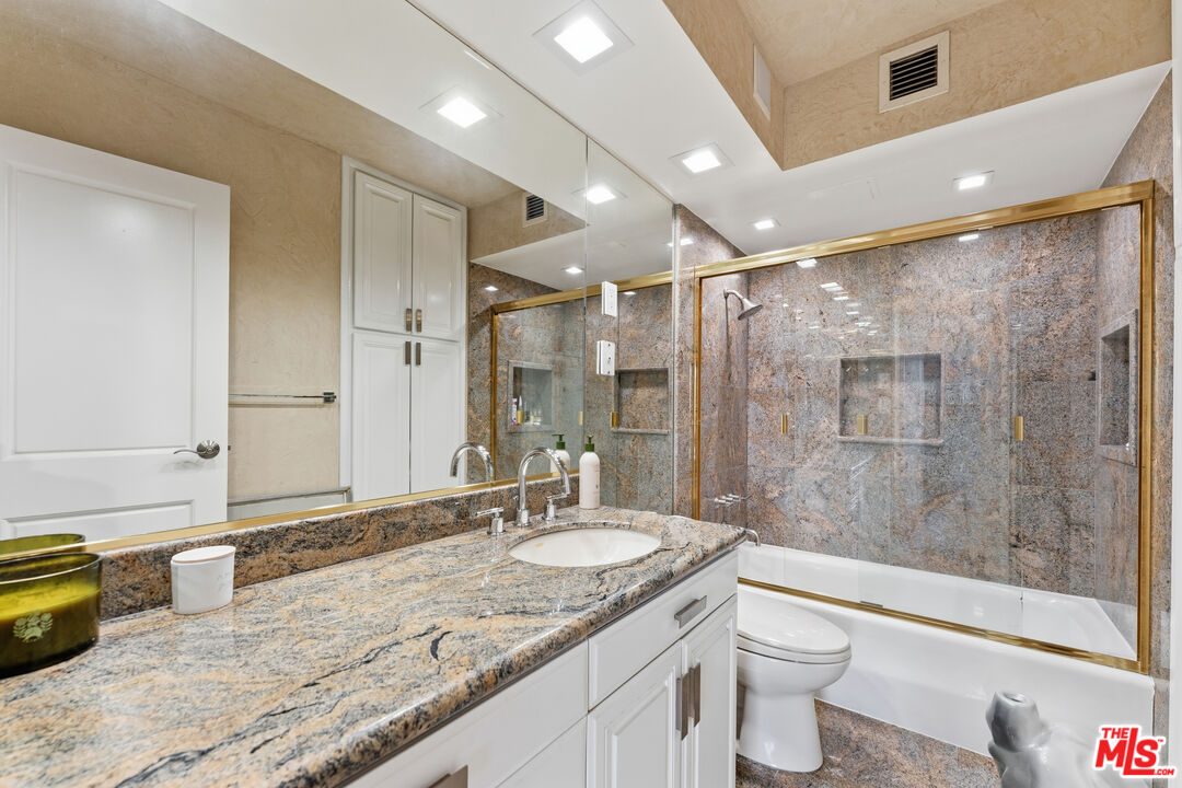 201 Ocean Ave Unit: 904P