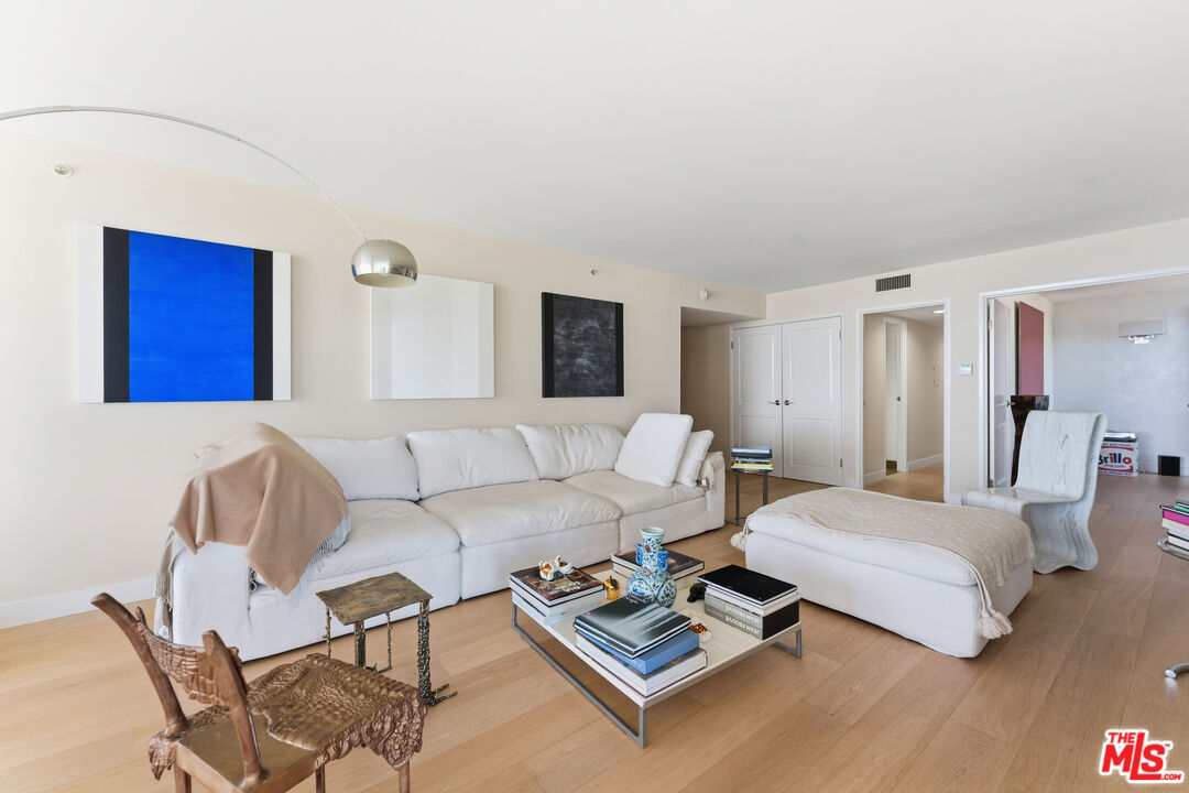 201 Ocean Ave Unit: 904P