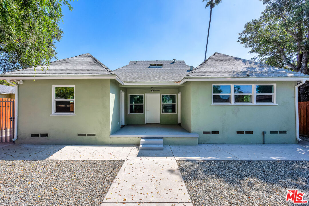 1091 Palm Ter