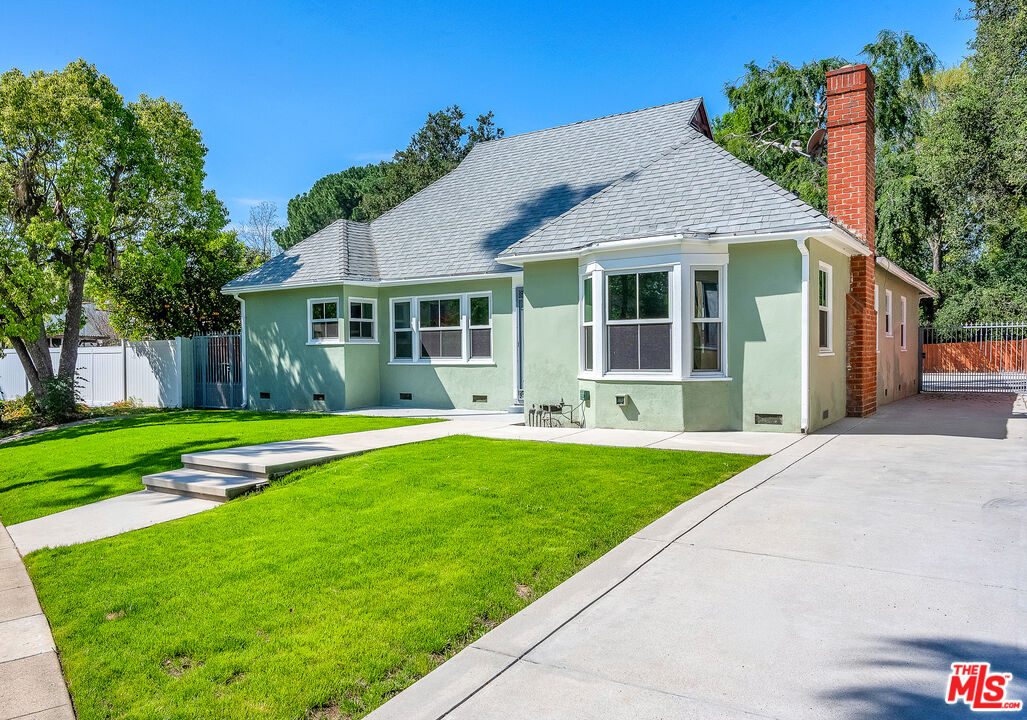 1091 Palm Ter