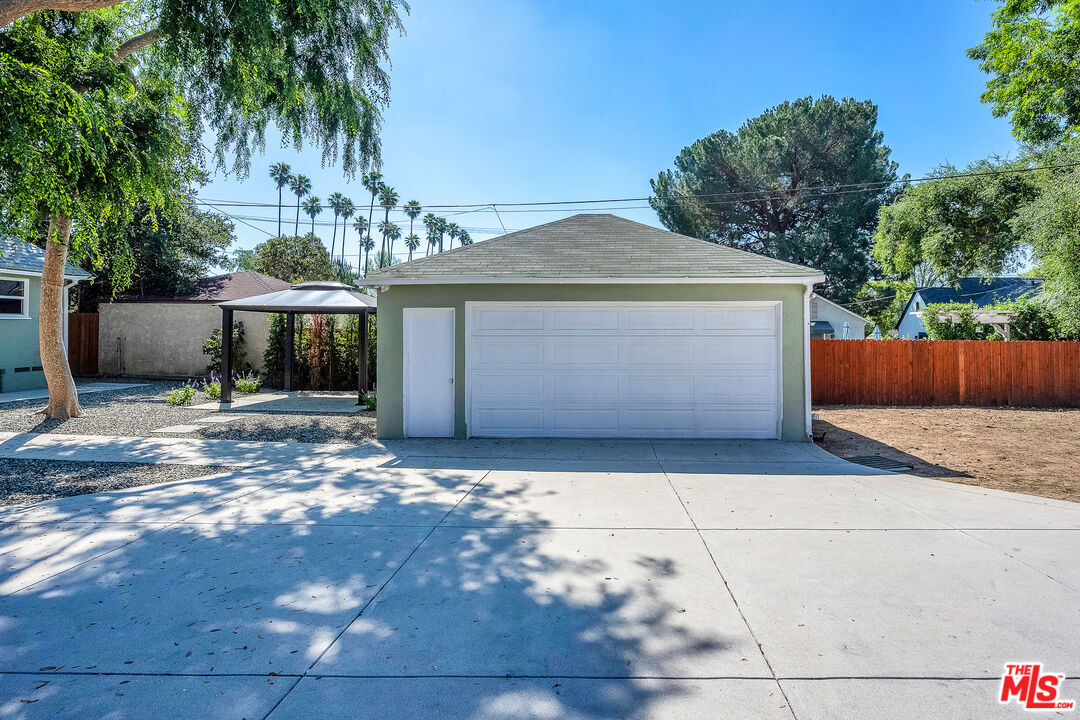 1091 Palm Ter