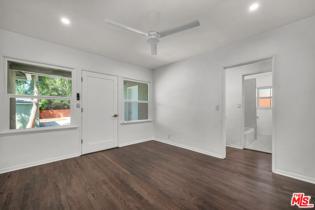 1091 Palm Ter
