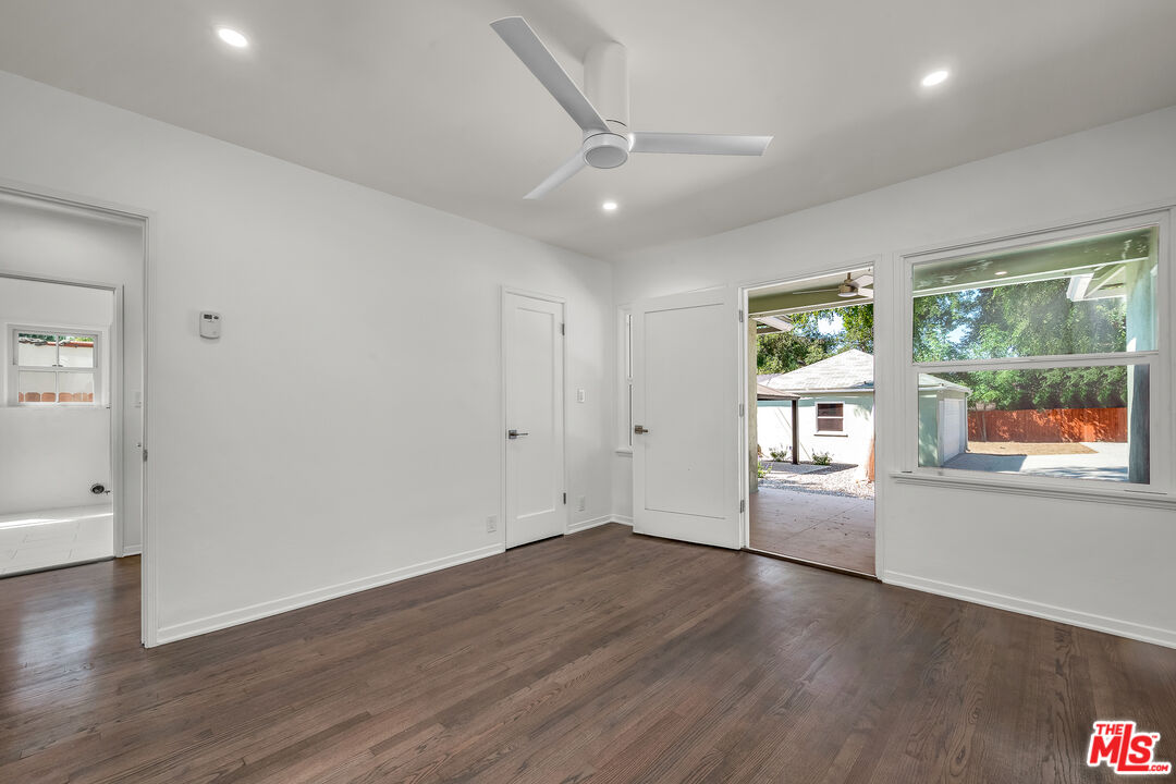 1091 Palm Ter