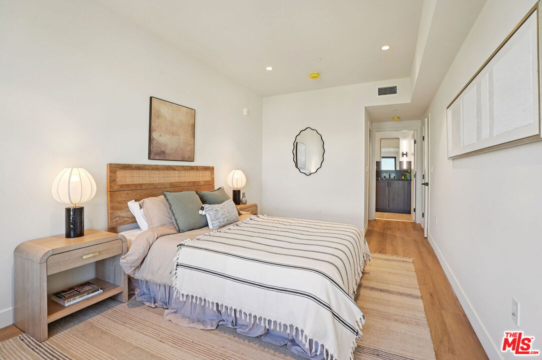 1110 S Spaulding Ave Unit: 102