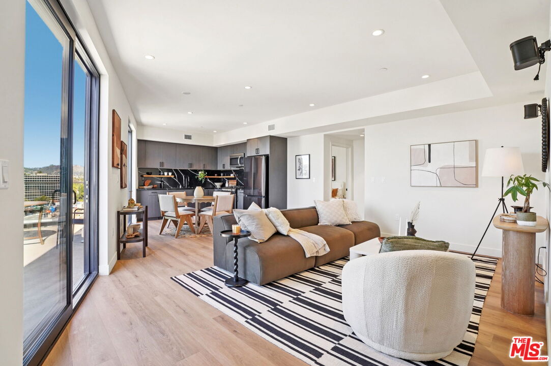 1110 S Spaulding Ave Unit: 102