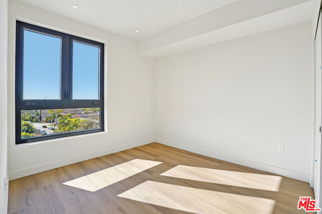 1110 S Spaulding Ave Unit: 102