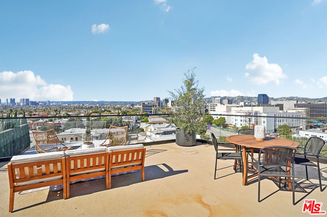 1110 S Spaulding Ave Unit: PH2