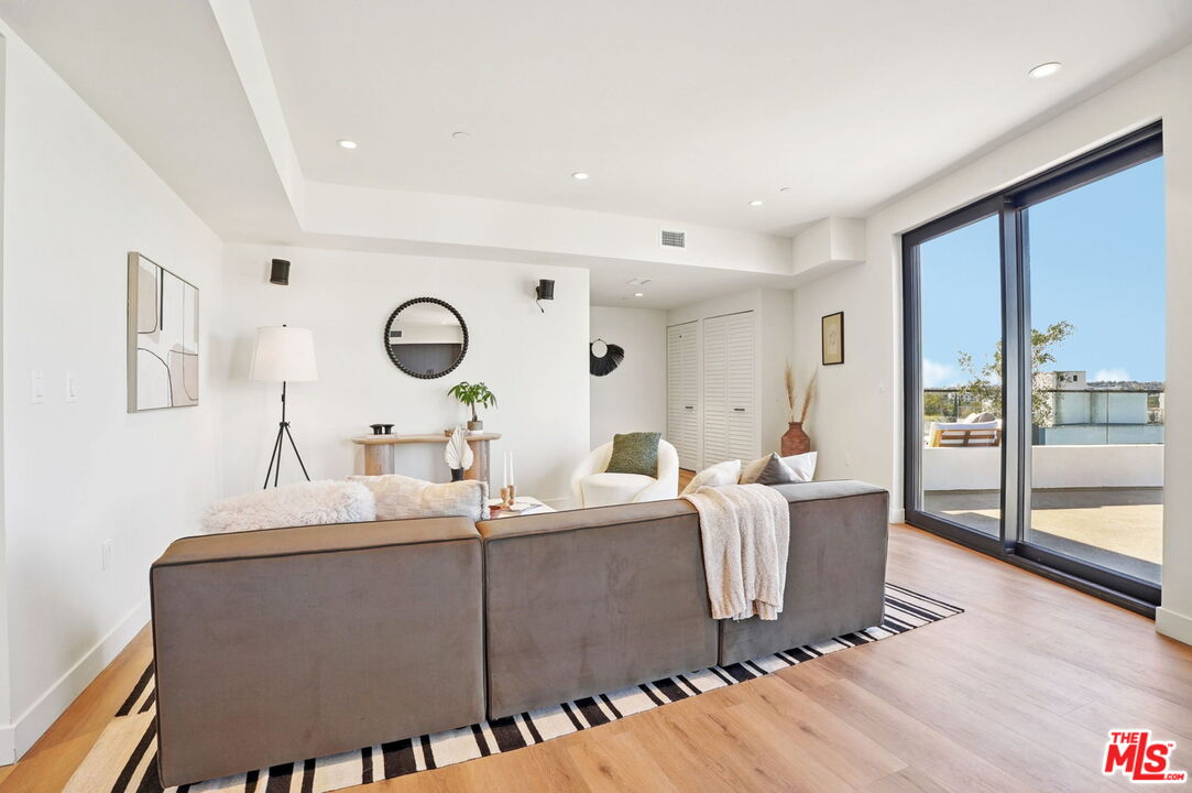 1110 S Spaulding Ave Unit: PH2
