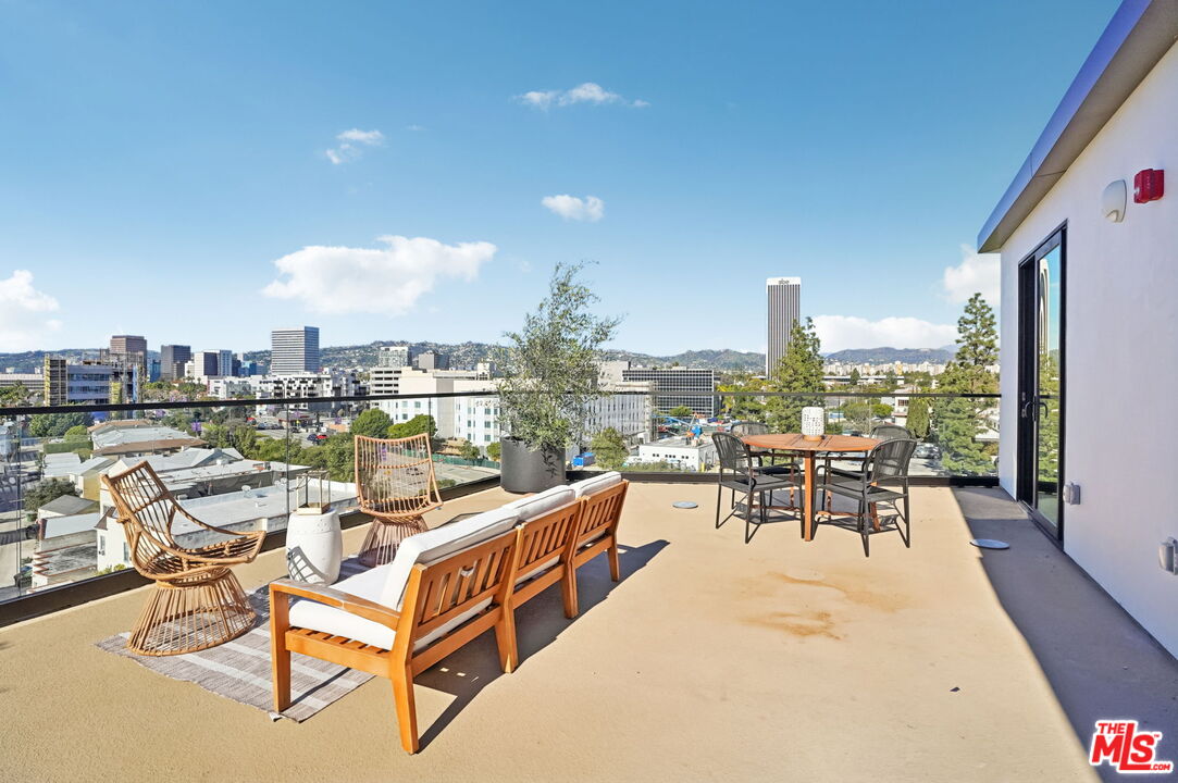 1110 S Spaulding Ave Unit: PH2
