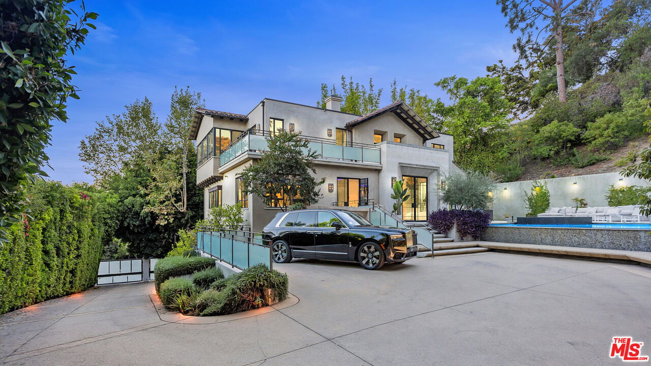 7801 Hillside Ave