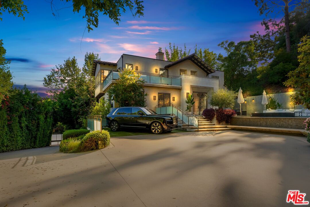 7801 Hillside Ave
