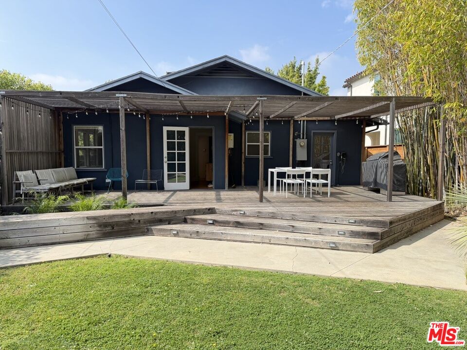 1282 Meadowbrook Ave