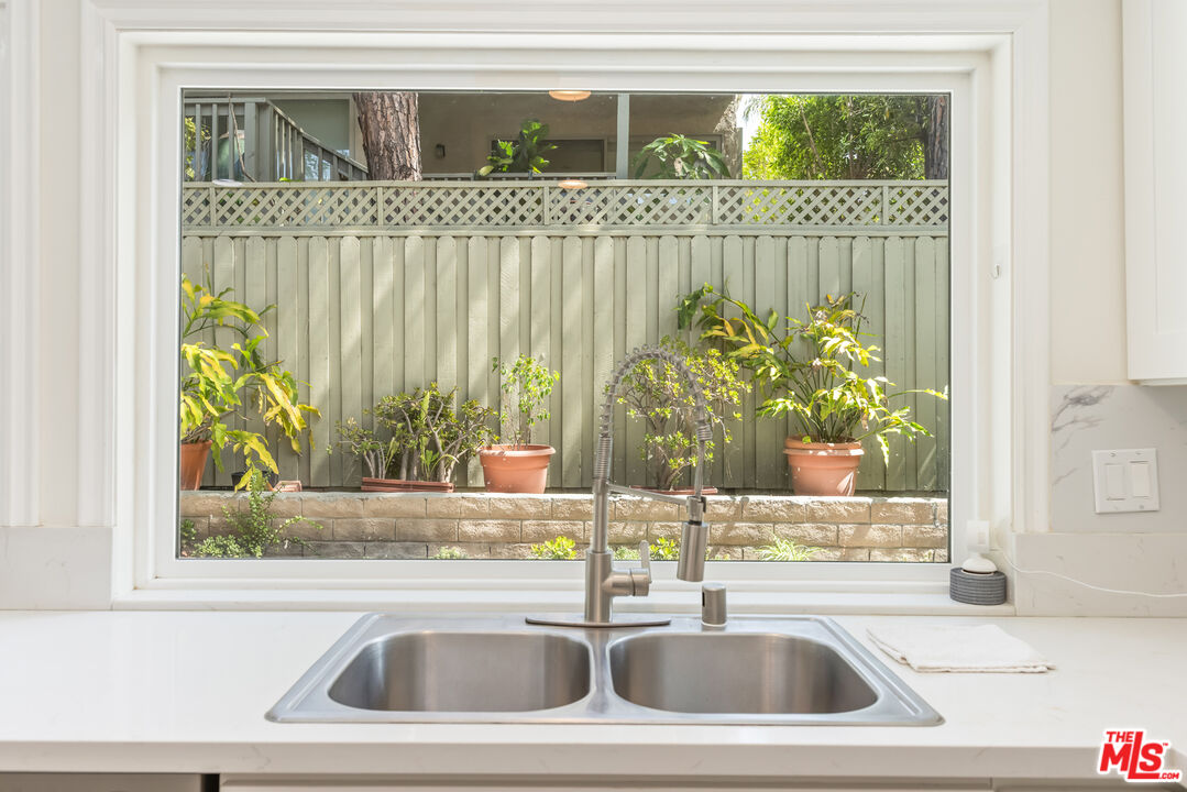 10227 Autumn Leaf Cir