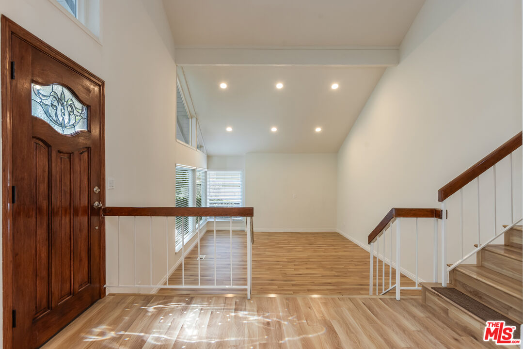 10227 Autumn Leaf Cir