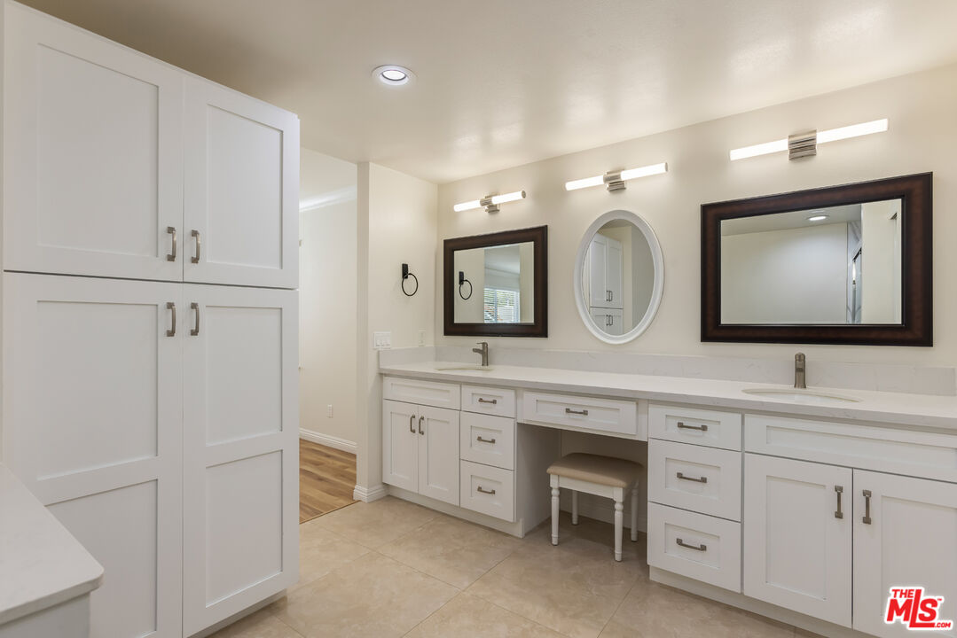 10227 Autumn Leaf Cir