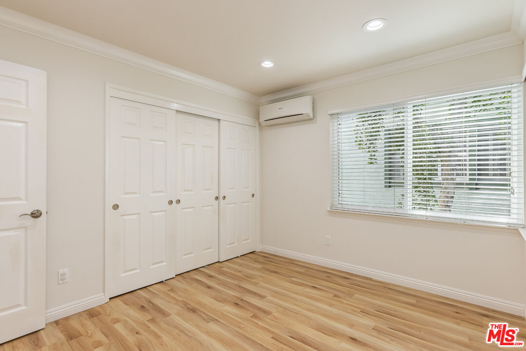 10227 Autumn Leaf Cir