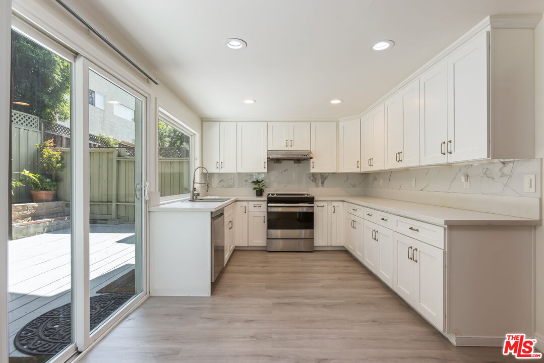 10227 Autumn Leaf Cir