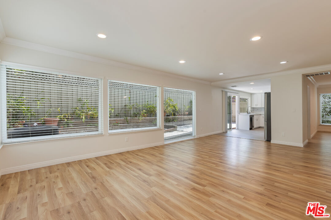 10227 Autumn Leaf Cir