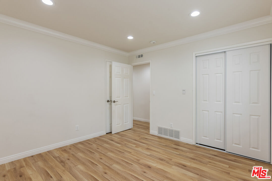 10227 Autumn Leaf Cir