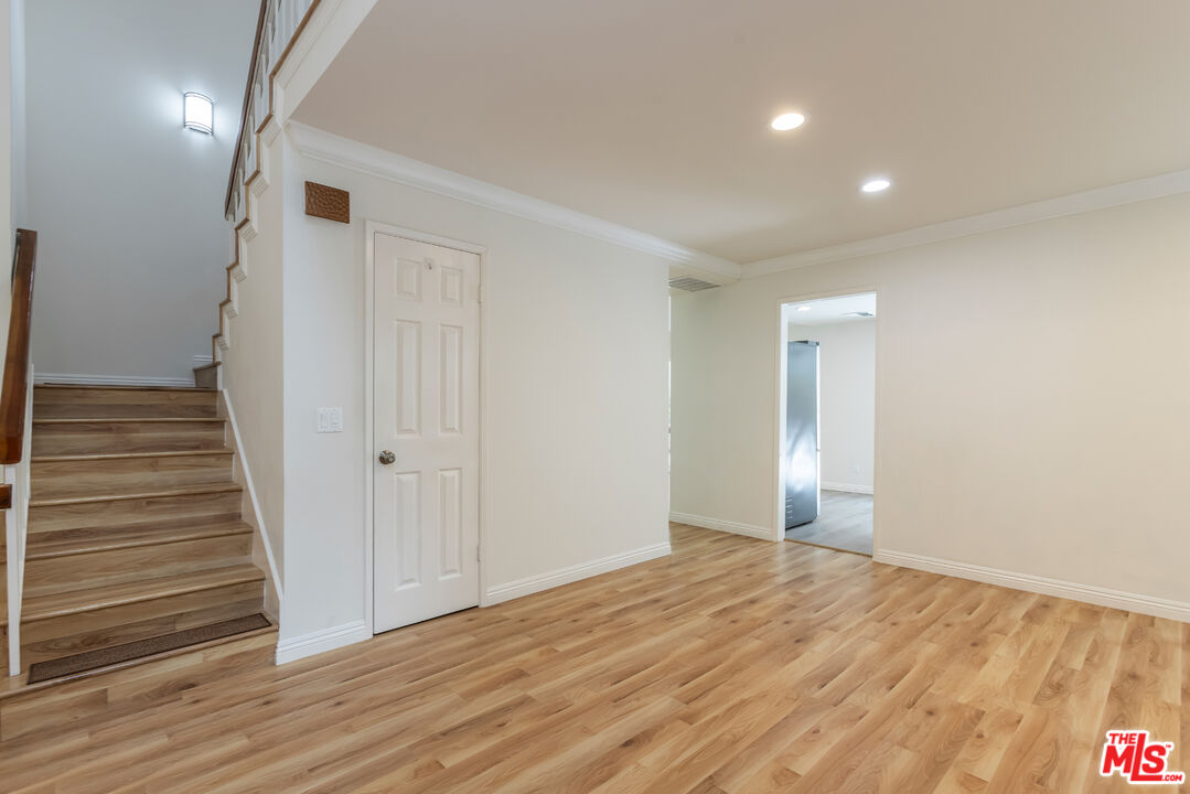 10227 Autumn Leaf Cir