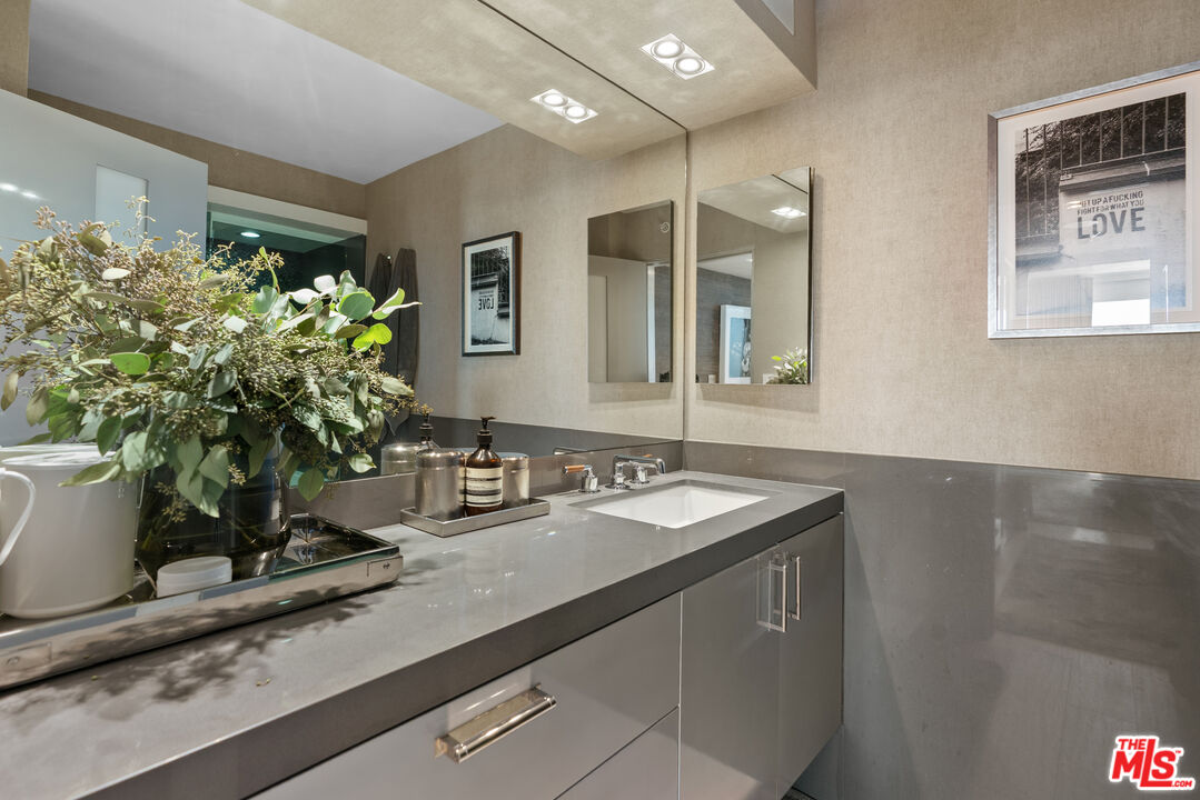 201 Ocean Ave Unit: 903P