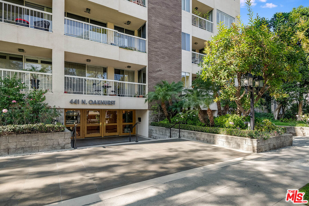 441 N Oakhurst Dr Unit: 203