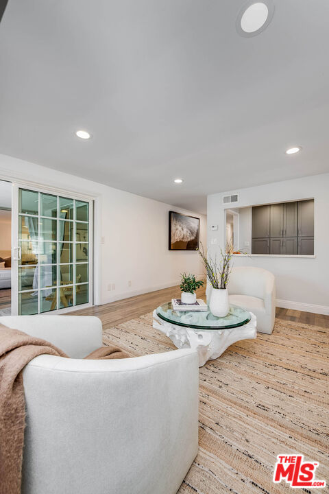 441 N Oakhurst Dr Unit: 203